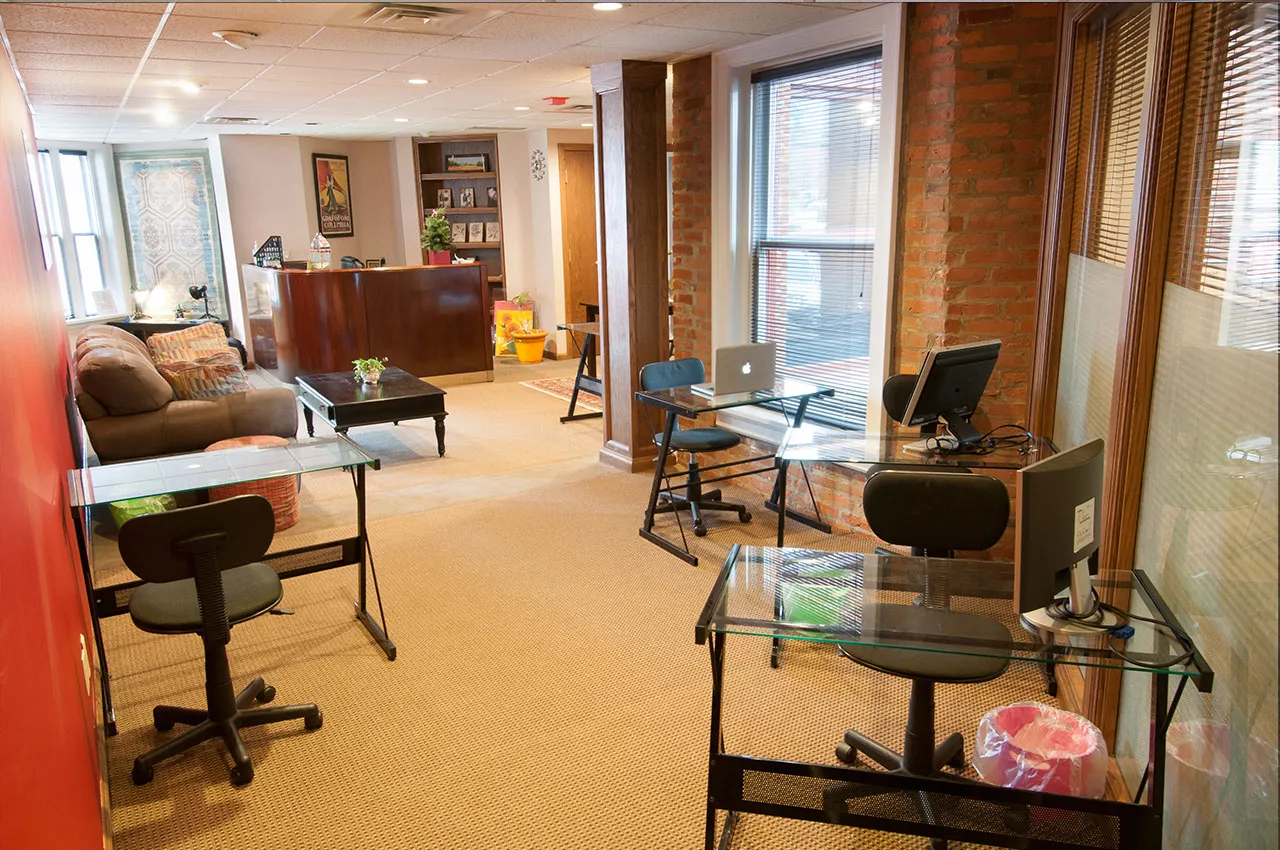 Amenities at Qwirk Columbus including high-speed internet and common areas